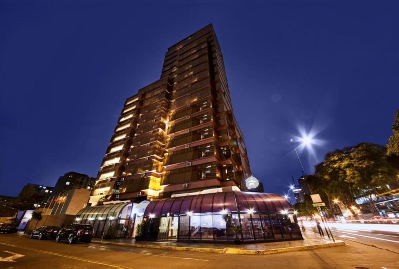 J&A Classic Hotel Lima Exterior photo The hotel at night
