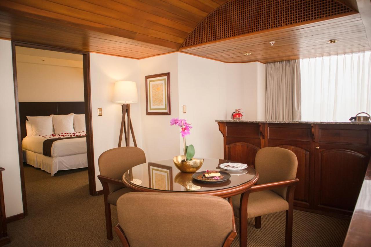 J&A Classic Hotel Lima Exterior photo Suite at the hotel
