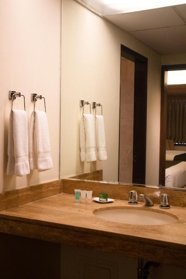 J&A Classic Hotel Lima Exterior photo Bathroom