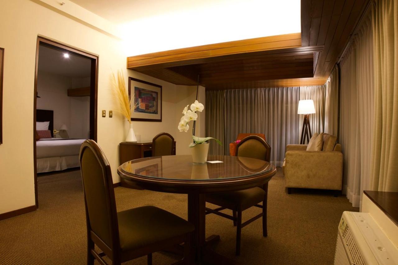 J&A Classic Hotel Lima Exterior photo A suite at the hotel