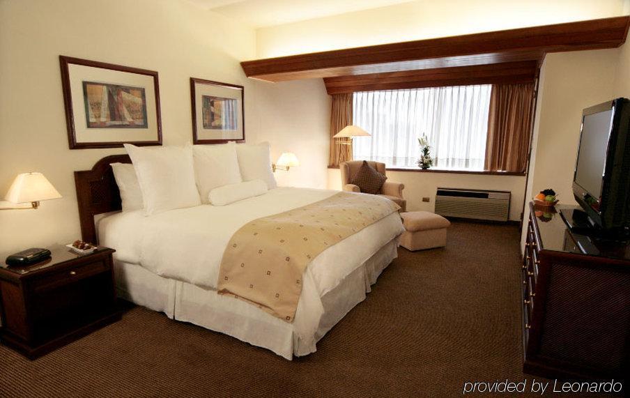 J&A Classic Hotel Lima Room photo A room at the hotel